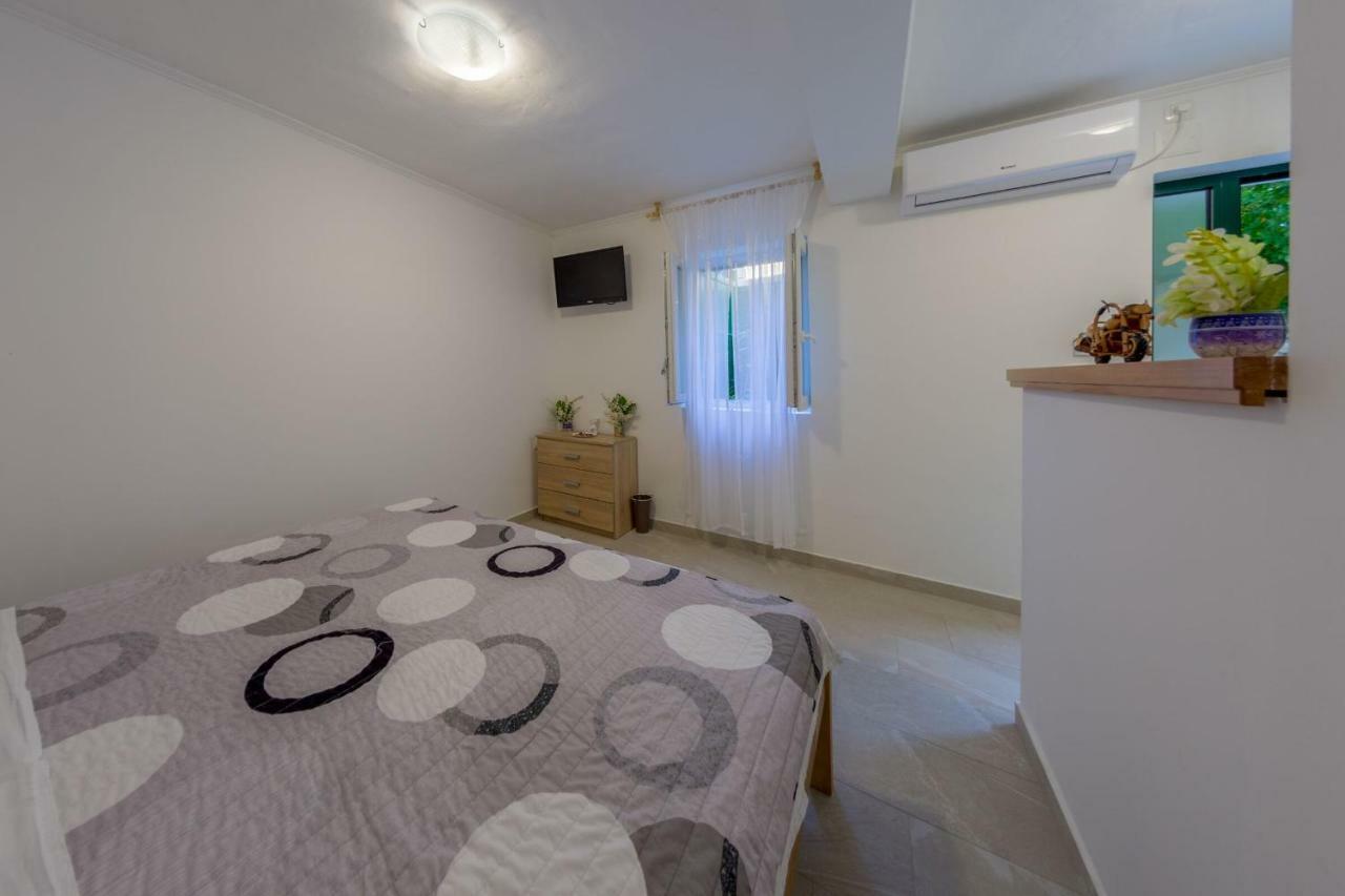 Room Nino Skradin Luaran gambar